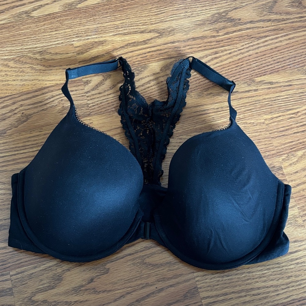 Victoria’s Secret smooth lacie push-up bra